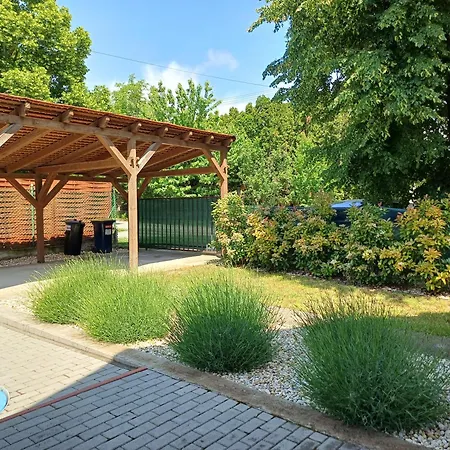 Oliva 8 Fős Balatoni Сasa de vacaciones *
