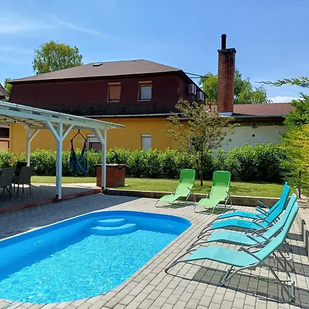 Oliva 8 Fős Balatoni Сasa de vacaciones Balatonakarattya