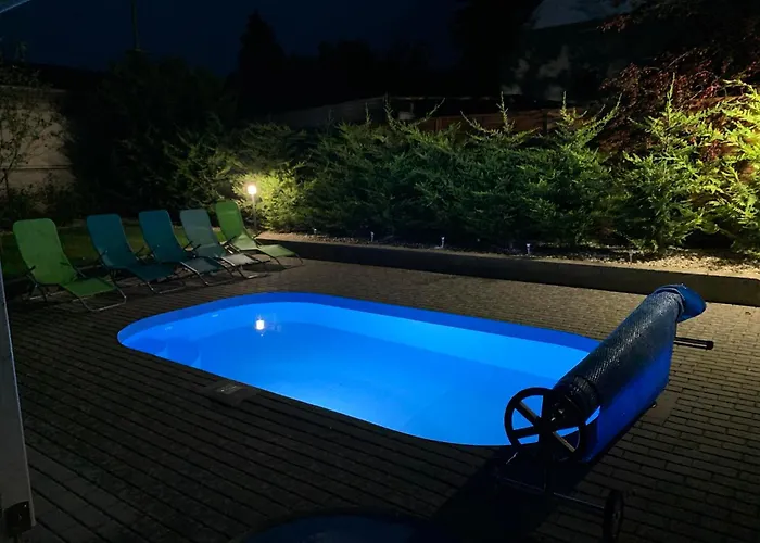 Oliva 8 Fos Balatoni Nyaralo بالاتوناكاراتيا